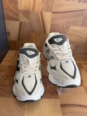 NEW BALANCE 9060 KREM FÜME AYAKKABI